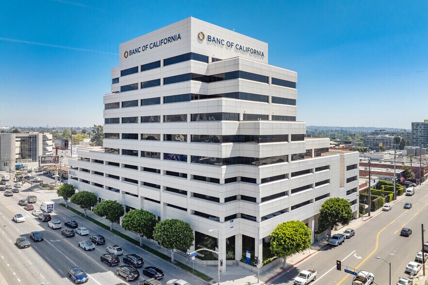 11150 W Olympic Blvd, Los Angeles, CA à louer - Photo principale – Image 2 sur 6