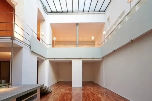 5 Rue Bouchardon, Paris à vendre - Photo de l’immeuble – Image 3 sur 9