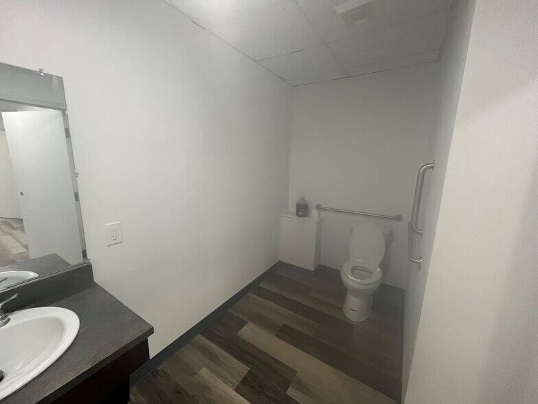 666 Plainsboro Rd, Plainsboro, NJ à louer - Photo de l’immeuble – Image 2 sur 5