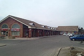 860 North Park Dr, Brampton, ON à louer - Photo de l’immeuble – Image 2 sur 10