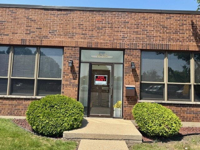 800 W Central Rd, Mount Prospect, IL à louer Photo de l’immeuble– Image 1 sur 11
