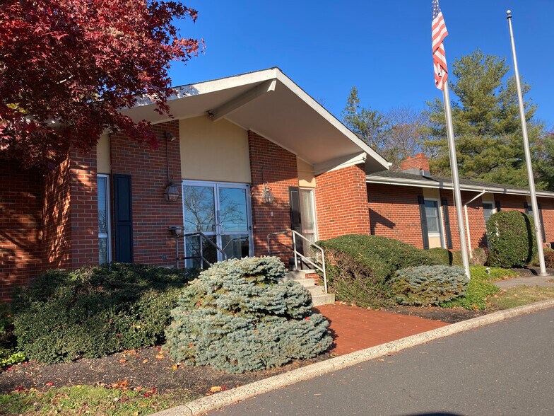 130 Route 31 N, Pennington, NJ à louer - Photo de l’immeuble – Image 2 sur 6