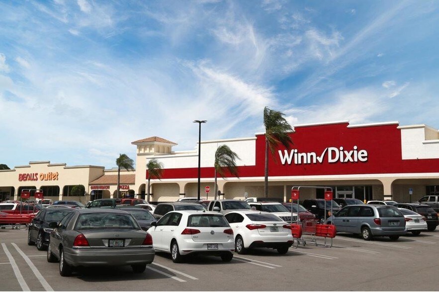 4802-4908 N Kings Hwy, Fort Pierce, FL à louer - Photo de l’immeuble – Image 2 sur 15