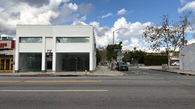 7449-7451 Melrose Ave, Los Angeles, CA à louer Photo de l’immeuble– Image 2 sur 3