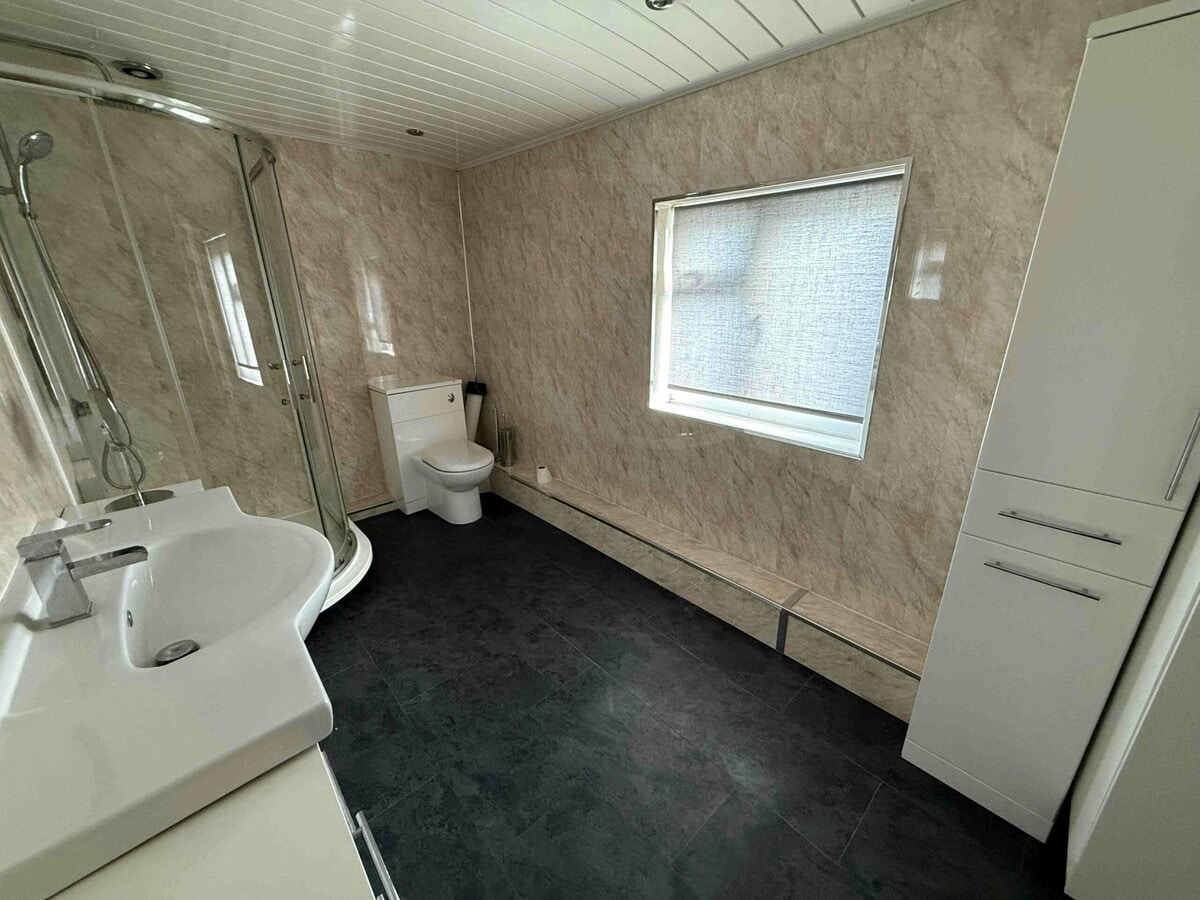 21-27 Commerce St, Stoke On Trent, STS ST3 1NW - Lot 21 & 21a - - Photo intérieure - Image 1 of 10