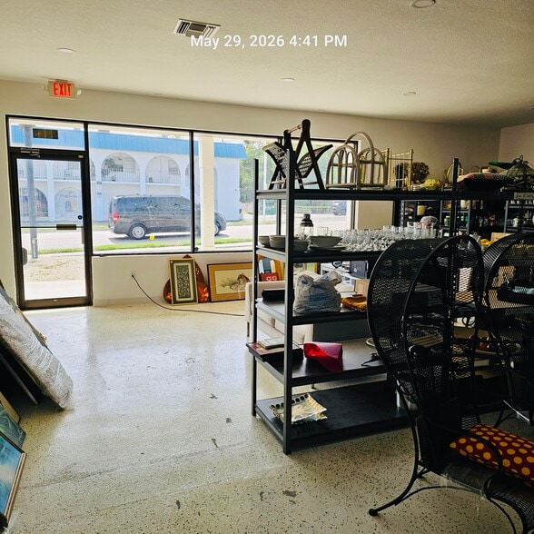 6435 Gateway Ave, Sarasota, FL à louer - Photo intérieure – Image 2 sur 12