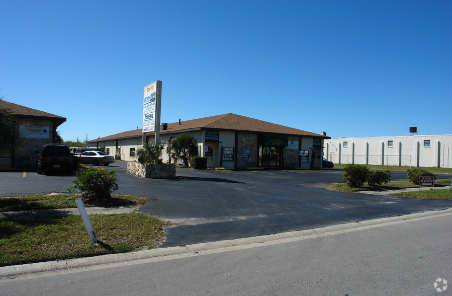 2101-2111 Sunnydale Blvd, Clearwater, FL à louer - Photo de l’immeuble – Image 3 sur 34