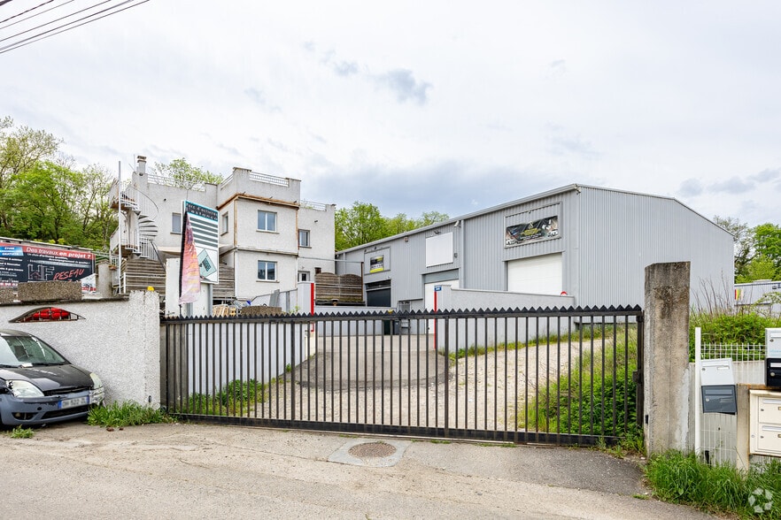 115 Chemin De Pressin, Saint-Genis-Laval à vendre - Photo principale – Image 1 sur 1