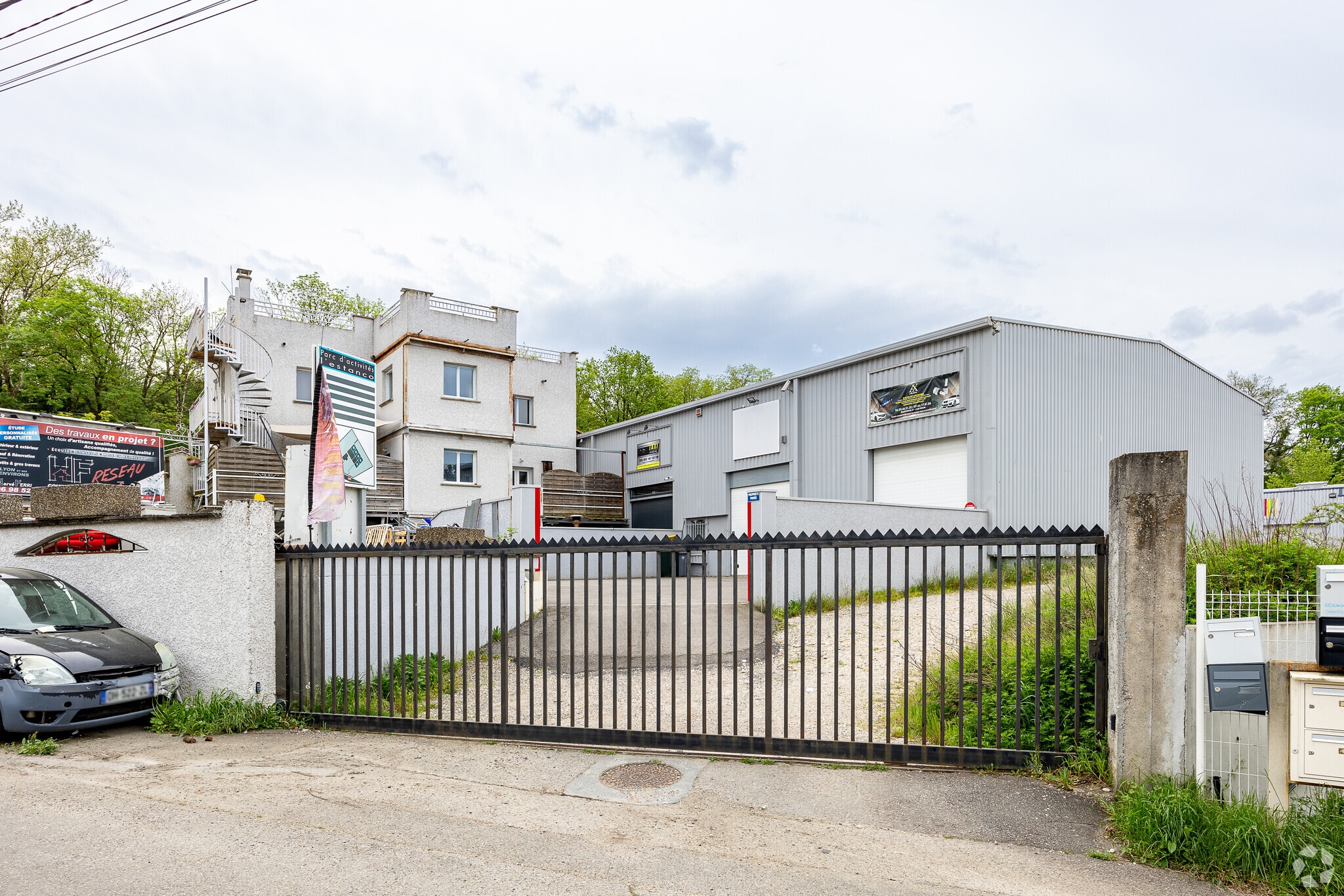 115 Chemin De Pressin, Saint-Genis-Laval à vendre Photo principale– Image 1 sur 1