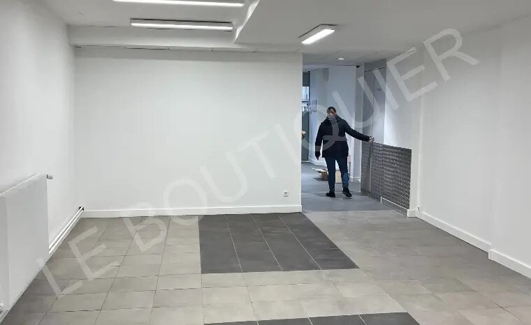 Local commercial dans Paris à louer - Photo de l’immeuble – Image 3 sur 4