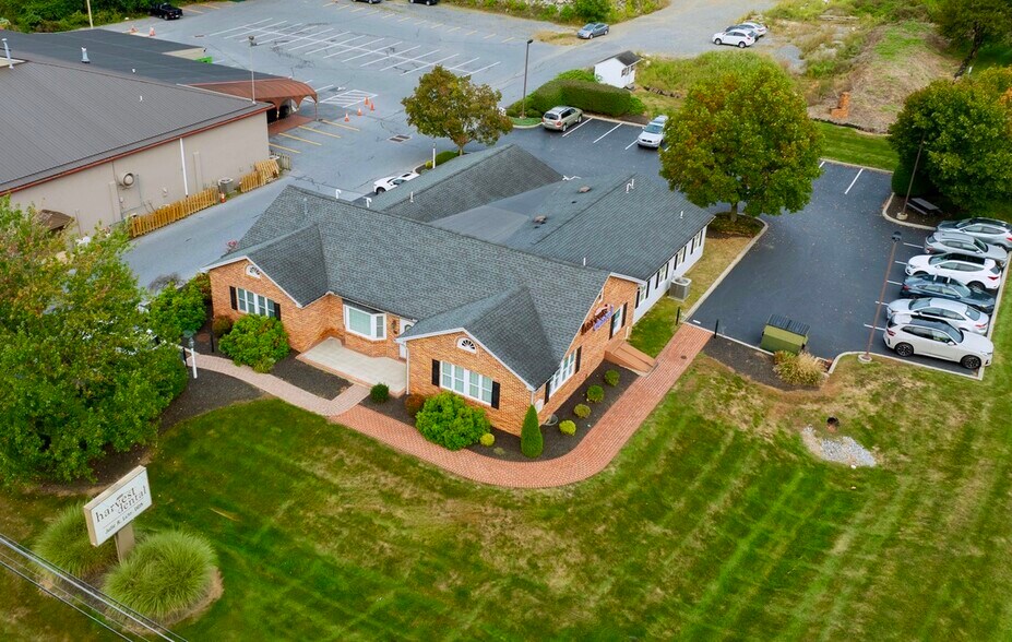 250 N Reading Rd, Ephrata, PA à vendre - Photo de l’immeuble – Image 1 sur 25