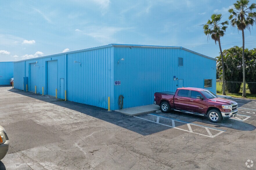 16151-16171 Pine Ridge Rd, Fort Myers, FL à louer - Photo de l’immeuble – Image 3 sur 6