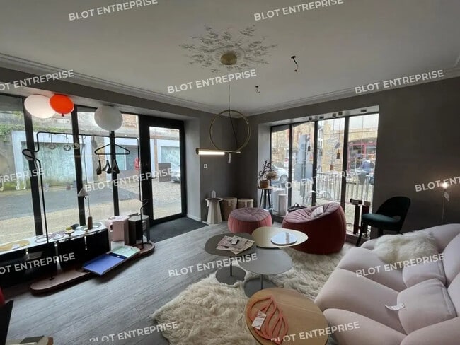 Plus de détails pour Local commercial à louer