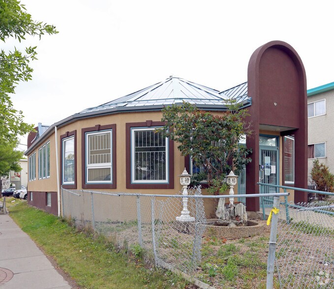 10659 103 St NW, Edmonton, AB à louer - Photo de l’immeuble – Image 1 sur 5