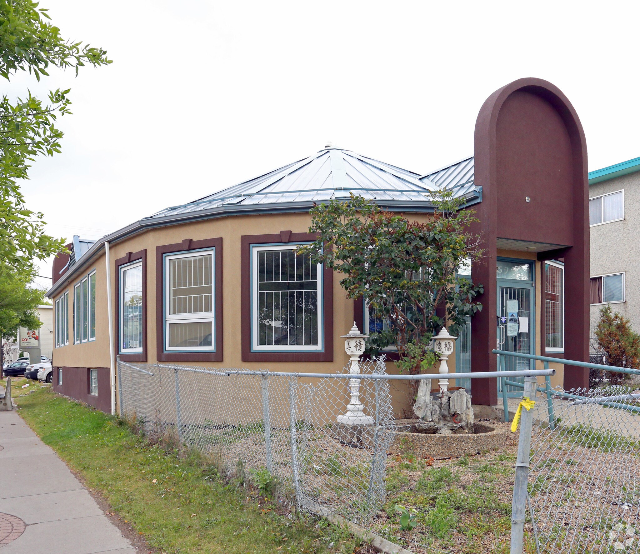 10659 103 St NW, Edmonton, AB à louer Photo de l’immeuble– Image 1 sur 6