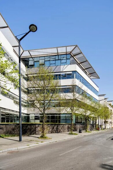 Bureau dans Bordeaux à louer - Photo de l’immeuble – Image 3 sur 24