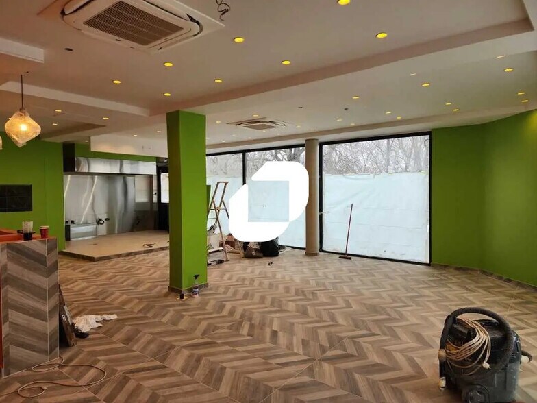 Bureau dans Ivry-sur-Seine à vendre - Photo de l’immeuble – Image 2 sur 10