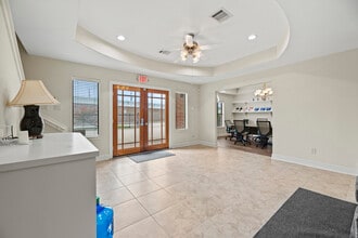10400 Main St, Houston, TX à louer Photo intérieure– Image 1 sur 37