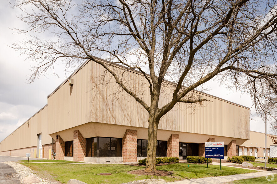 2440 Pratt Blvd, Elk Grove Village, IL à louer - Photo principale – Image 2 sur 9