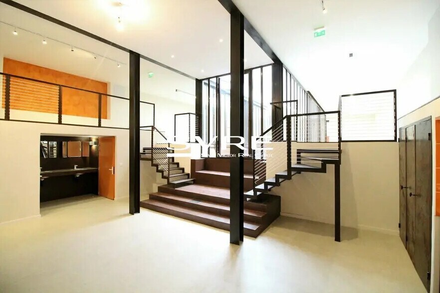 Bureau dans Marseille à louer - Photo de l’immeuble – Image 1 sur 11