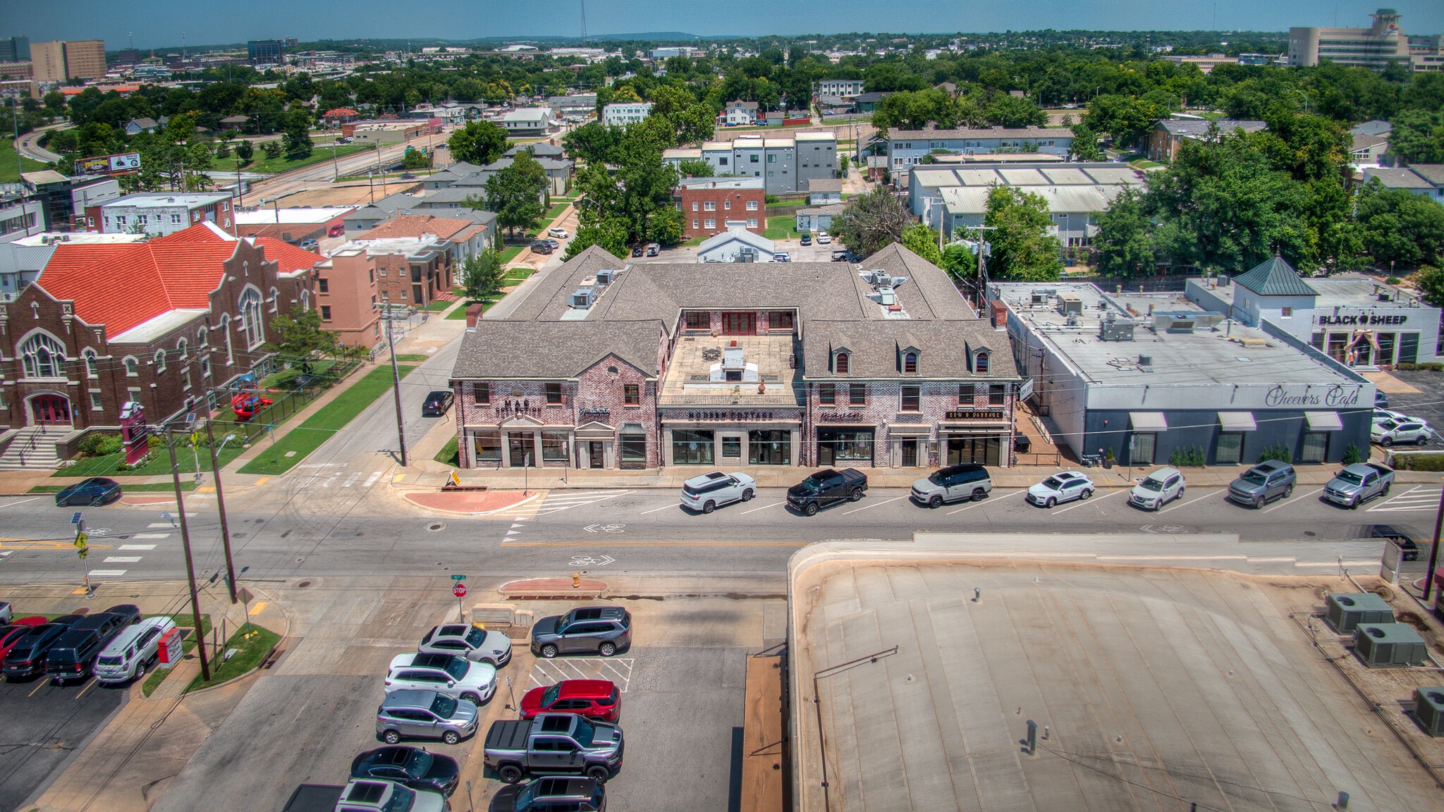 1325-1341 E 15th St, Tulsa, OK à louer Photo intérieure– Image 1 sur 4