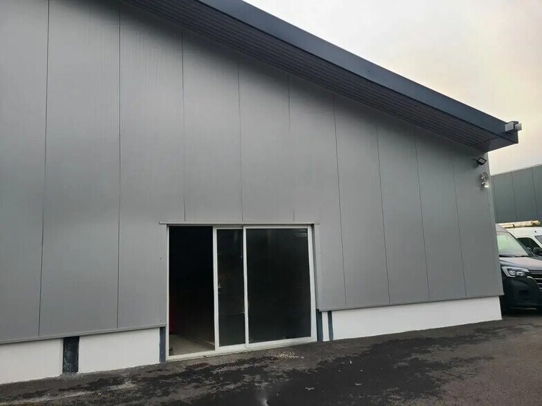 Local d’activités dans Labenne à louer - Photo de l’immeuble – Image 2 sur 2