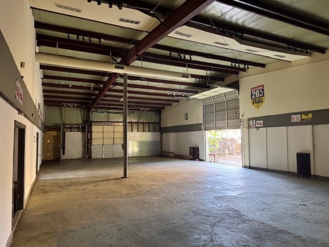 8231 Burnet Rd, Austin, TX à vendre - Photo de l’immeuble – Image 3 sur 15