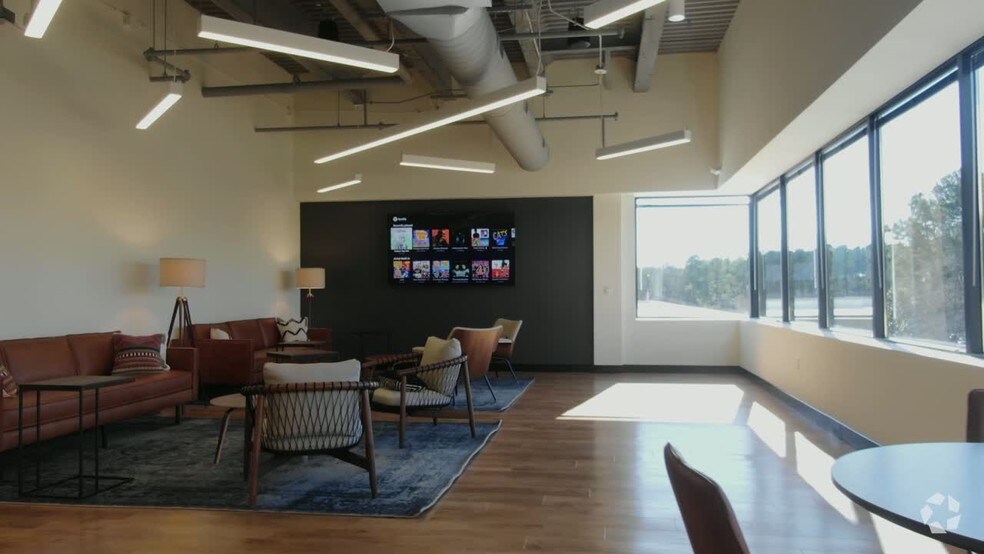 600 Park Offices Dr, Durham, NC à louer - Vidéo aérienne – Image 3 sur 57