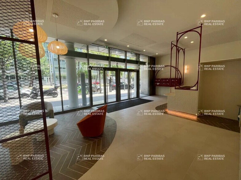 Bureau dans Marseille à louer - Photo de l’immeuble – Image 3 sur 11