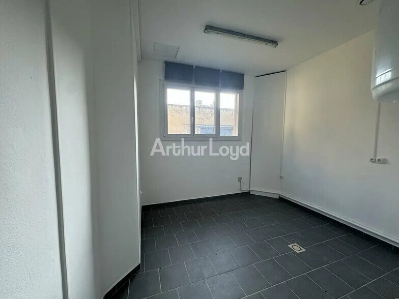 Local commercial dans Reims à louer - Photo de l’immeuble – Image 3 sur 8