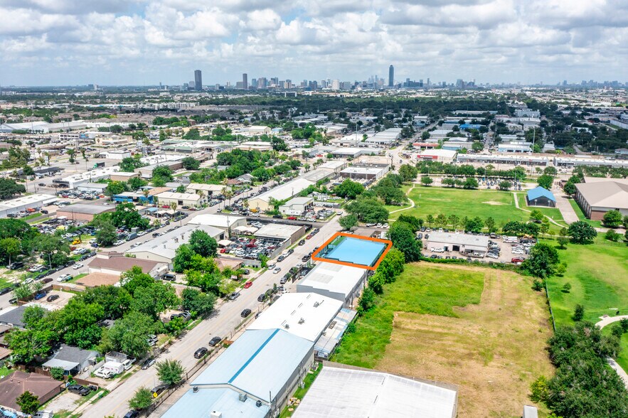 9009 Pagewood Ln, Houston, TX à vendre - Photo de l’immeuble – Image 2 sur 29
