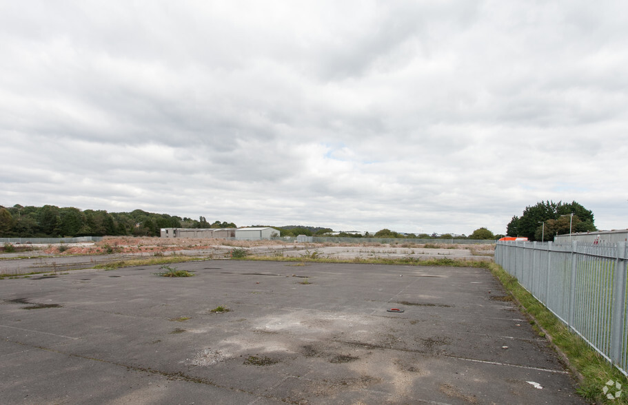 plot G11 Bennett St, Bridgend à louer - Photo de l’immeuble – Image 3 sur 11