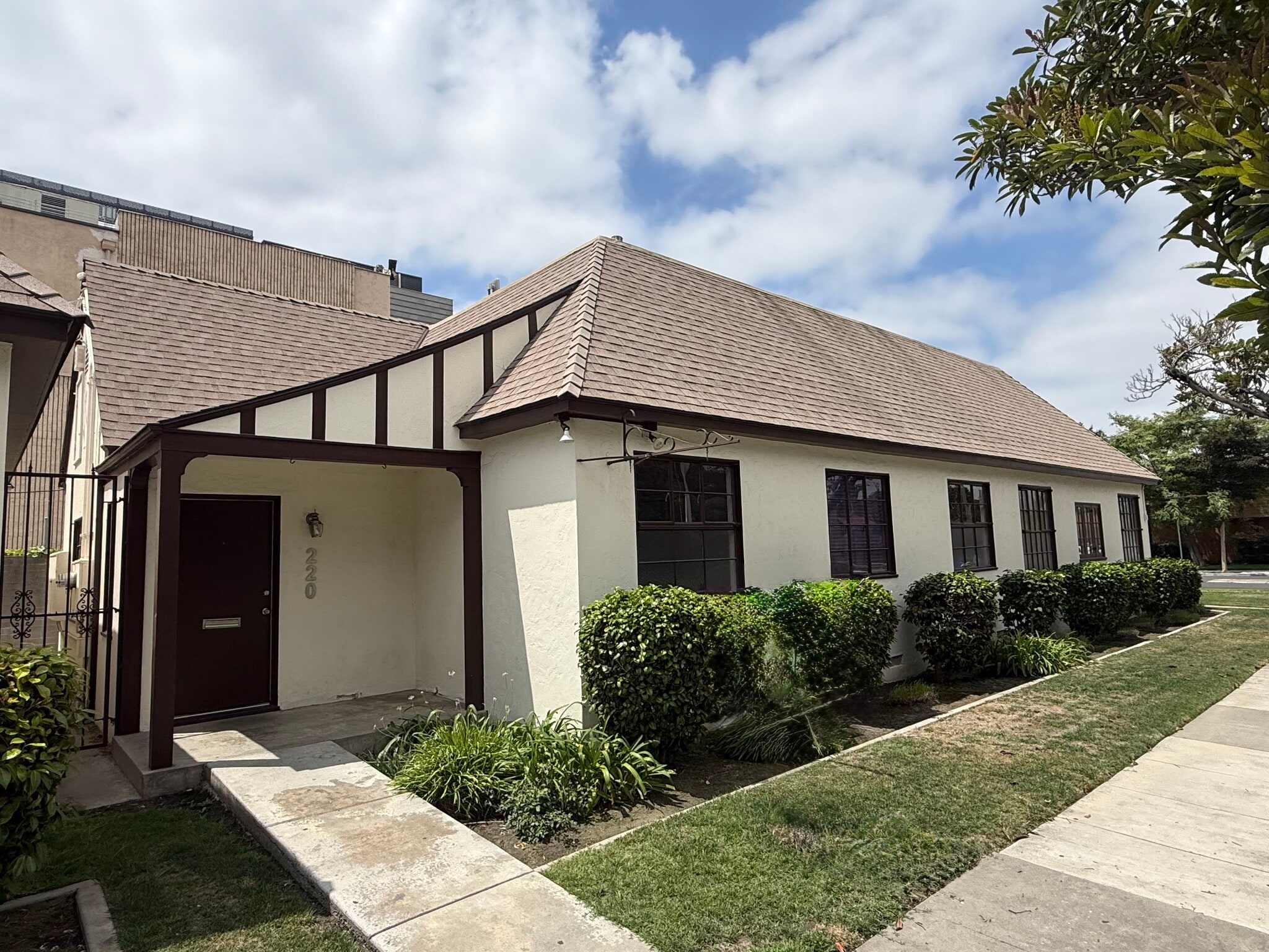 220-226 W Cypress St, Anaheim, CA à louer Photo intérieure– Image 1 sur 12