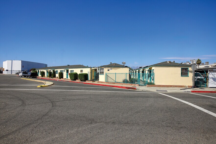 4001 E 52nd St, Maywood, CA à vendre - Photo de l’immeuble – Image 3 sur 8