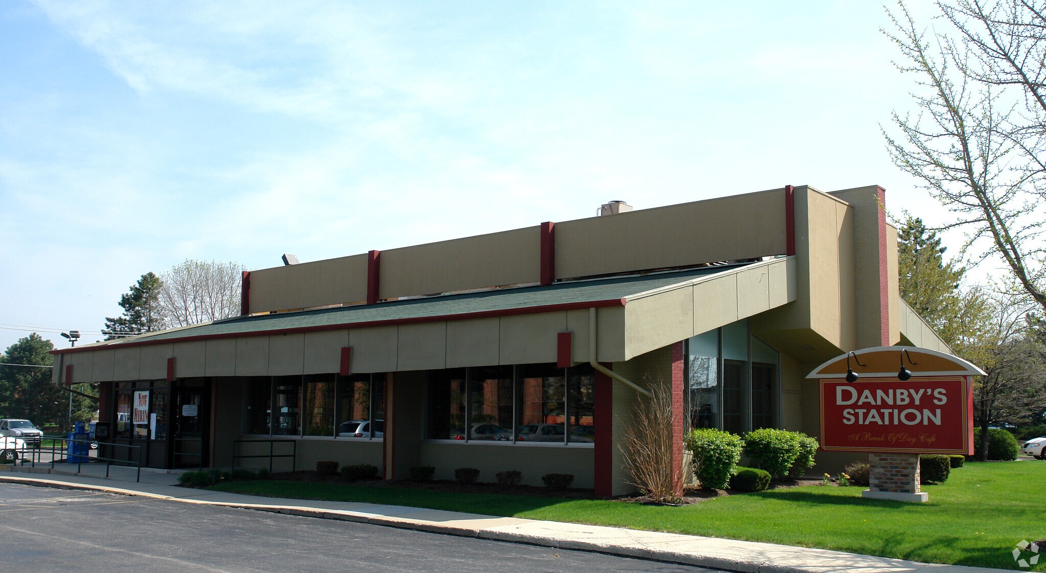 750 Roosevelt Rd, Glen Ellyn, IL à louer Photo principale– Image 1 sur 3