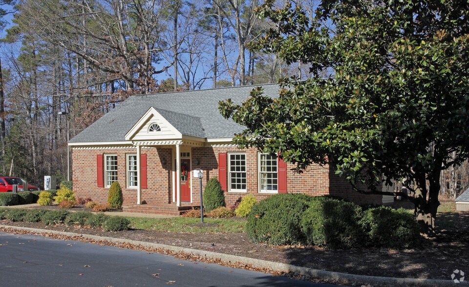 500 Strawberry Plains Rd, Williamsburg, VA à vendre - Photo de l’immeuble – Image 2 sur 2