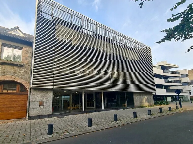 Bureau dans Saint-Brieuc à vendre - Photo de l’immeuble – Image 2 sur 11