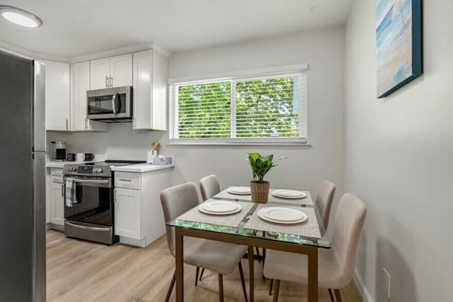 695 W Valley Dr, Campbell, CA à vendre - Photo de l’immeuble – Image 3 sur 29