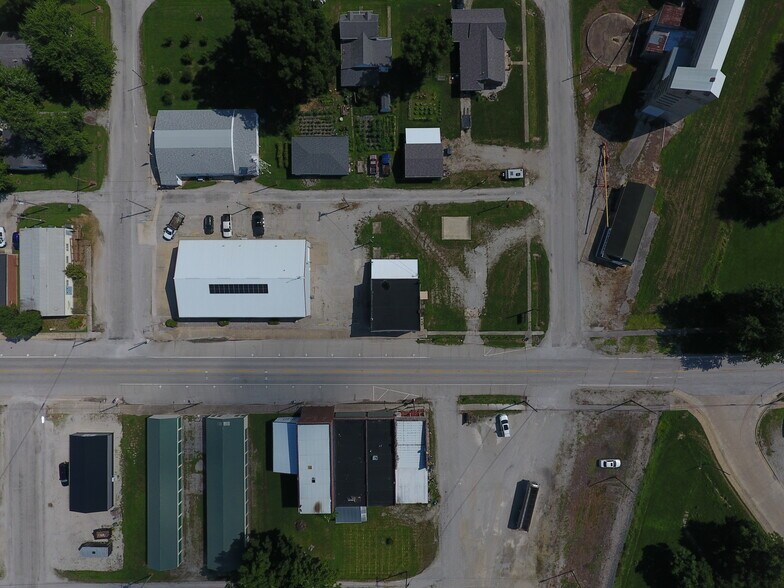 107 W Main St, Coffeen, IL à vendre - Photo de l’immeuble – Image 3 sur 47