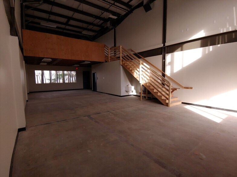 839 Marshall Phelps Rd, Windsor, CT à louer - Photo de l’immeuble – Image 3 sur 5