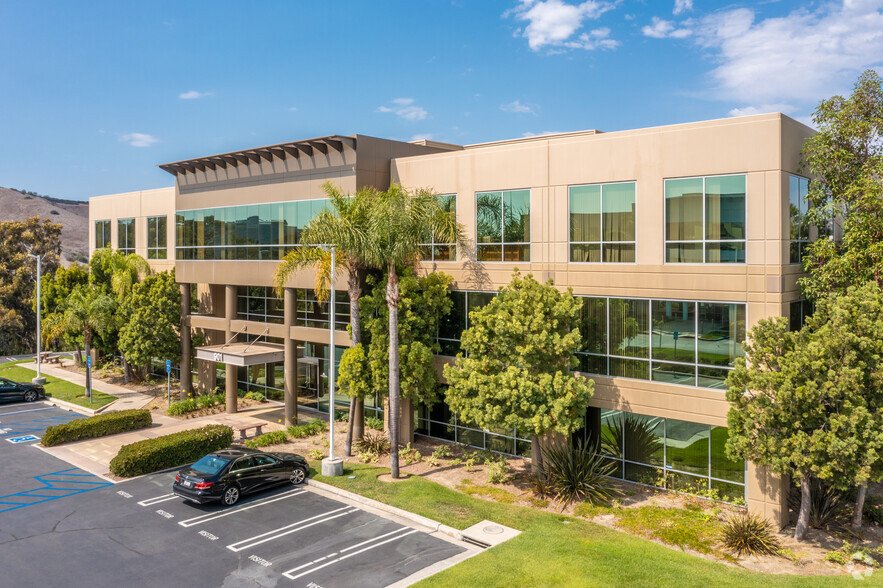 901 Calle Amanecer, San Clemente, CA à louer - Photo de l’immeuble – Image 2 sur 10