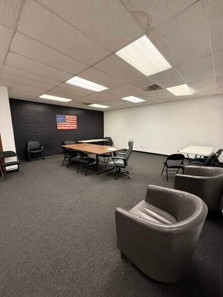 414 W Taylor St, Hobbs, NM à louer - Photo de l’immeuble – Image 2 sur 6