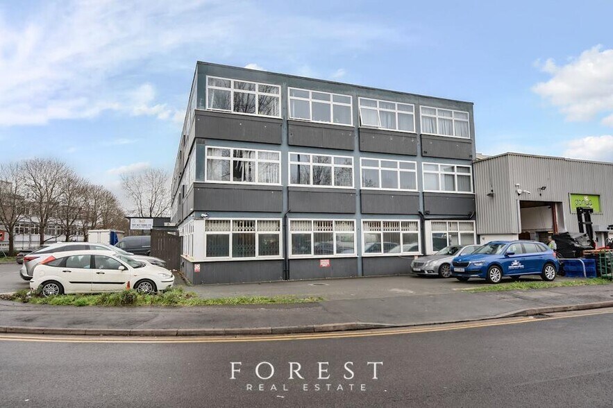6 Greycaine Rd, Watford à vendre - Photo de l’immeuble – Image 3 sur 10