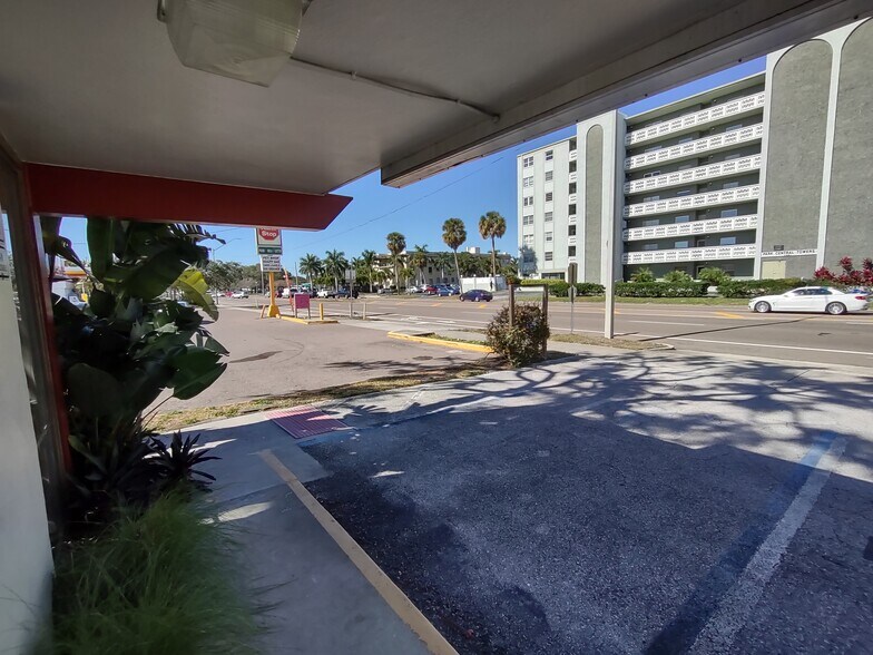 7310-7316 Central Ave, Saint Petersburg, FL à louer - Photo de l’immeuble – Image 3 sur 4