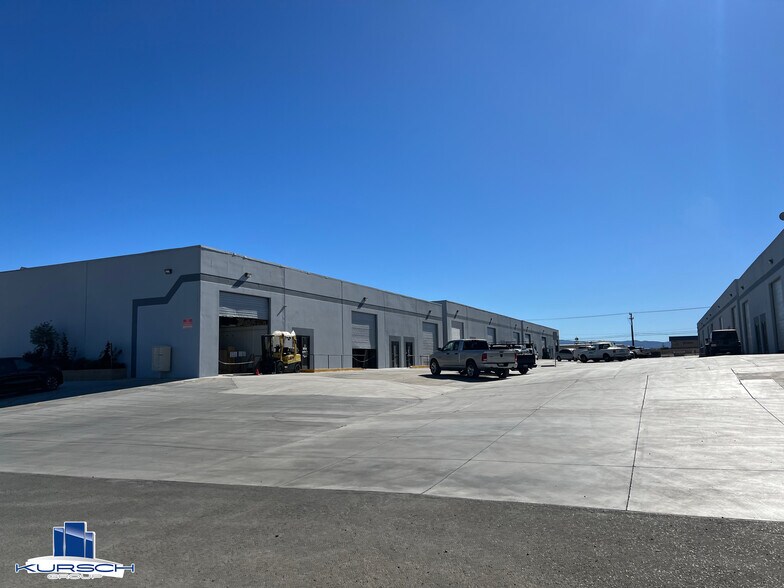 17615 Alder St, Hesperia, CA à louer - Photo de l’immeuble – Image 1 sur 5