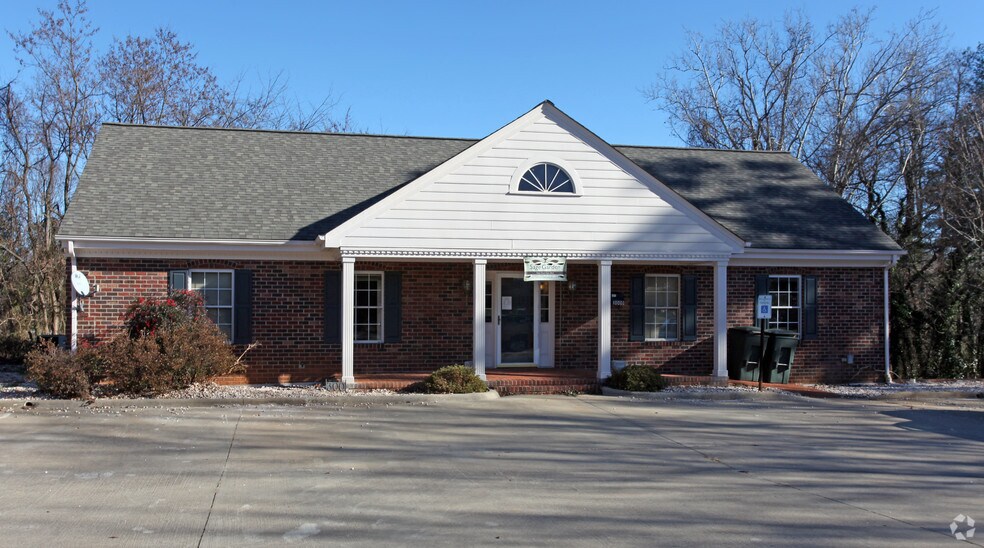 300 S Main St, Mocksville, NC à vendre - Photo principale – Image 1 sur 6
