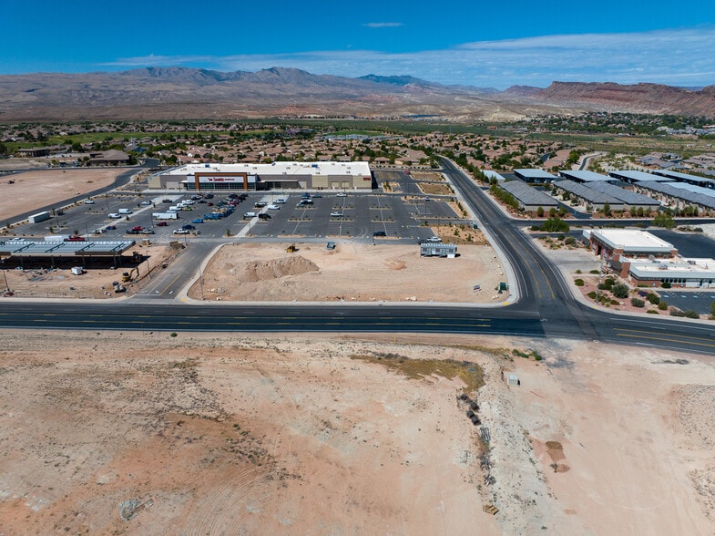 1096 Bluegrass way, St George, UT à louer - Photo principale – Image 1 sur 4