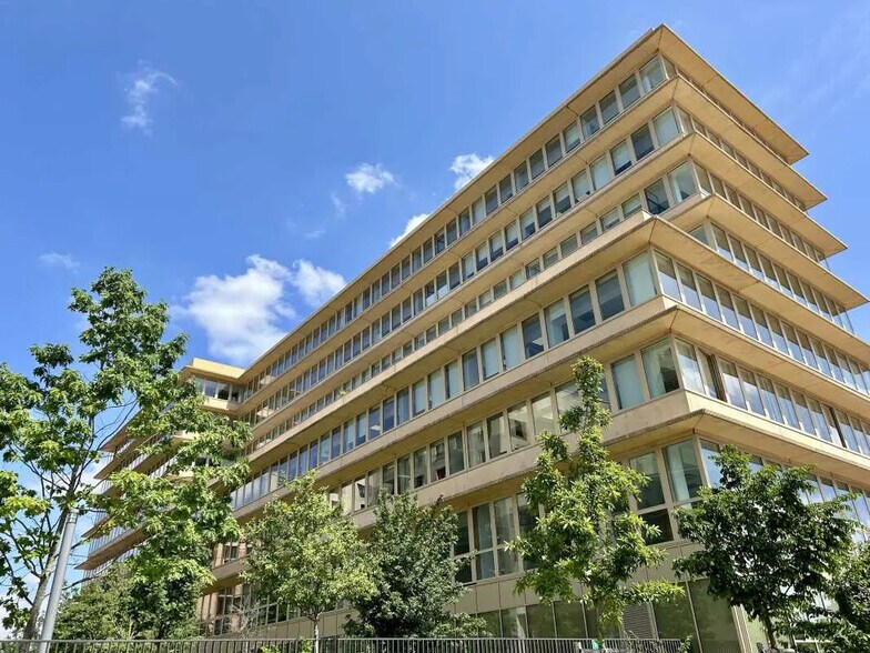 Bureau dans Rouen à louer - Photo de l’immeuble – Image 1 sur 13