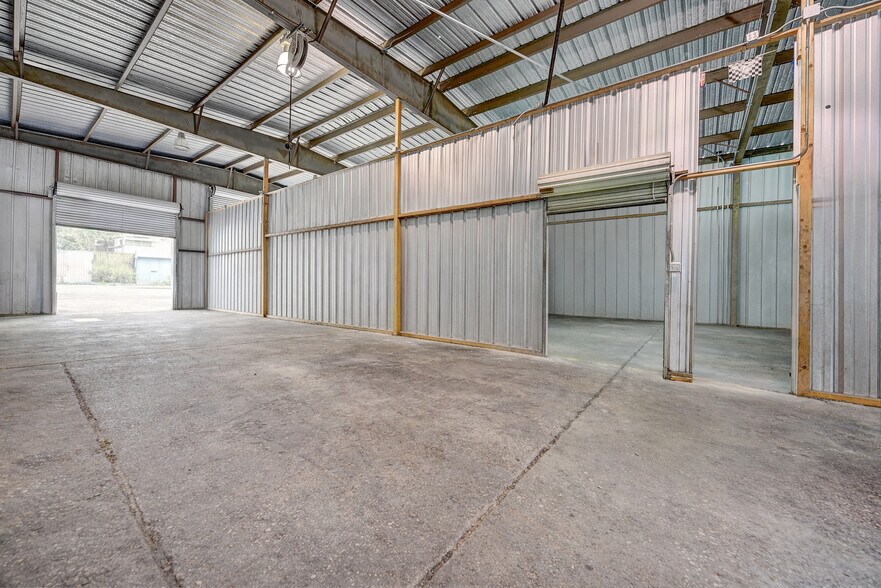 307 E Alamo St, Brenham, TX à vendre - Photo de l’immeuble – Image 3 sur 51
