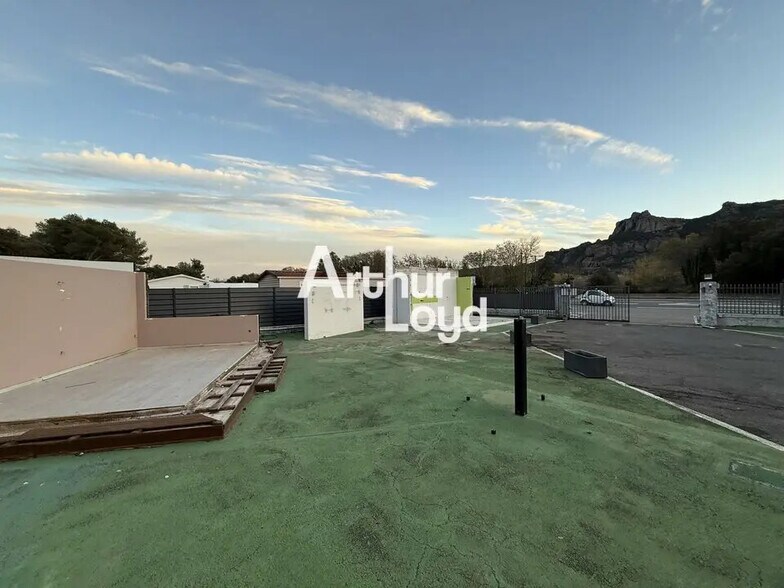 Local commercial dans Le Muy à louer - Photo de l’immeuble – Image 2 sur 5